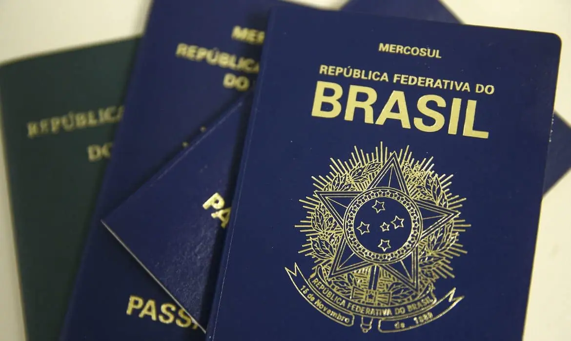 Pedidos de green card aumentam 28% entre os brasileiros